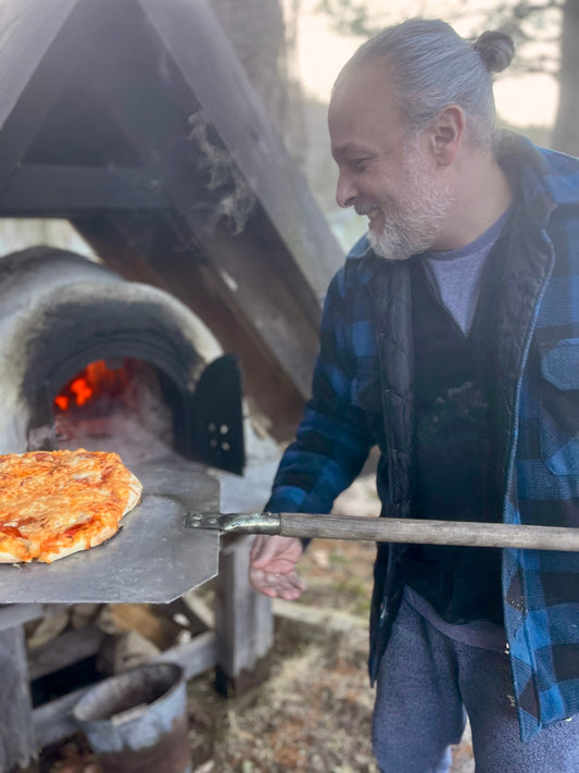 Je possède plusieurs fours, dont un four en argile que j’ai construit avec mon ami Normand au chalet